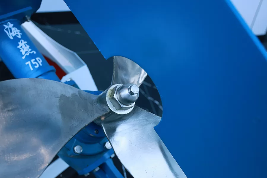 Low Rotation speed outboard motor Low Rotation speed outboard motor