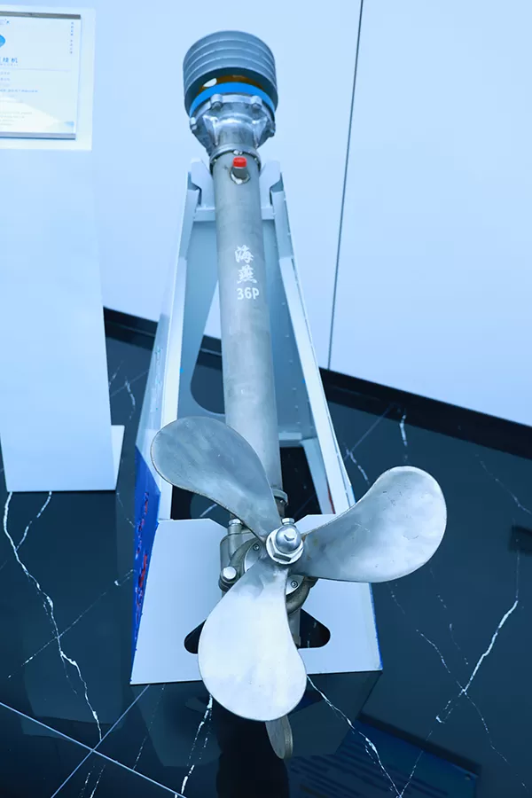 Marine on-hook propeller Marine on-hook propeller